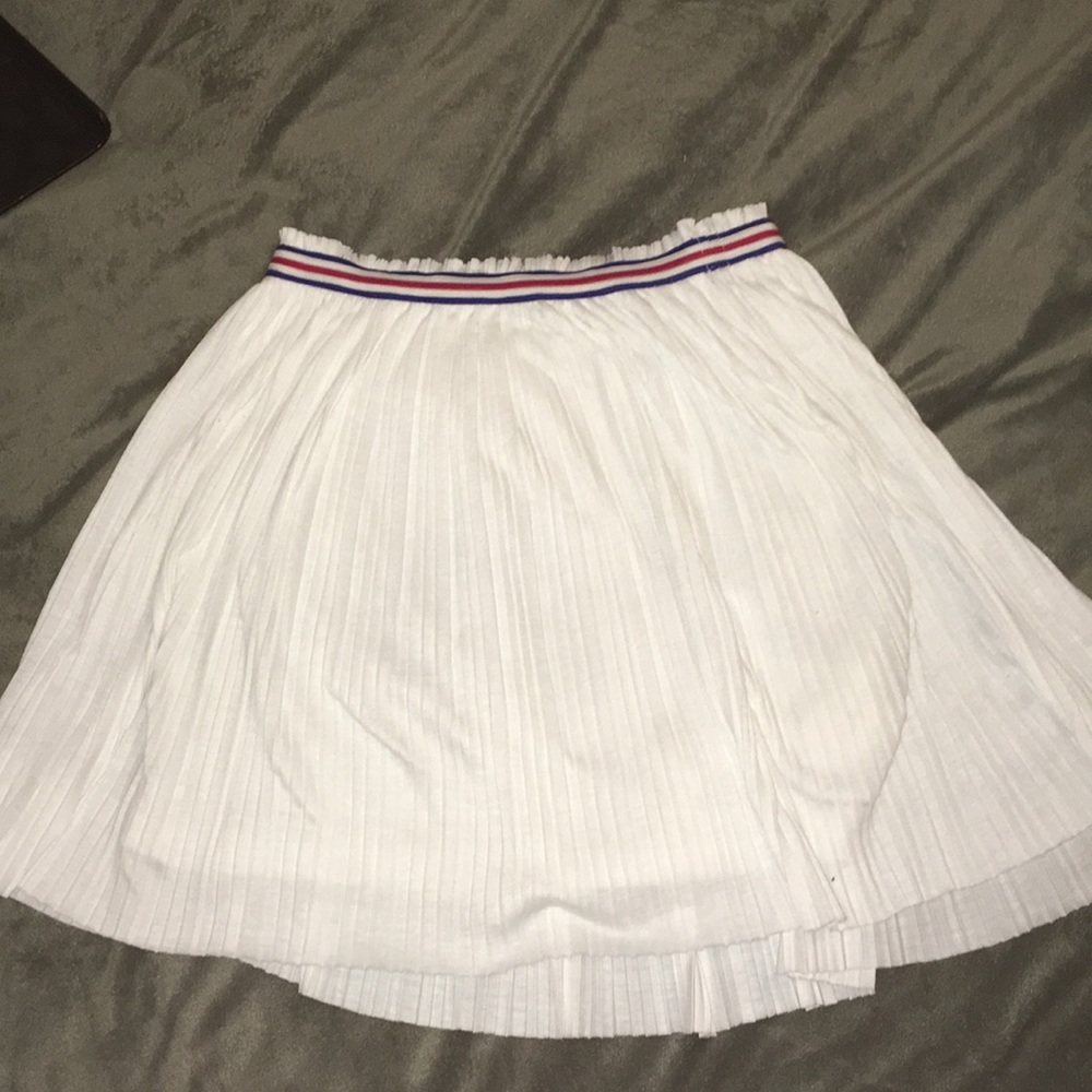 White pleated skirt
